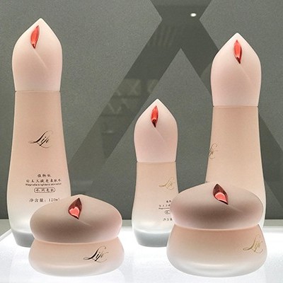護膚產(chǎn)品合適裝什么包材？
